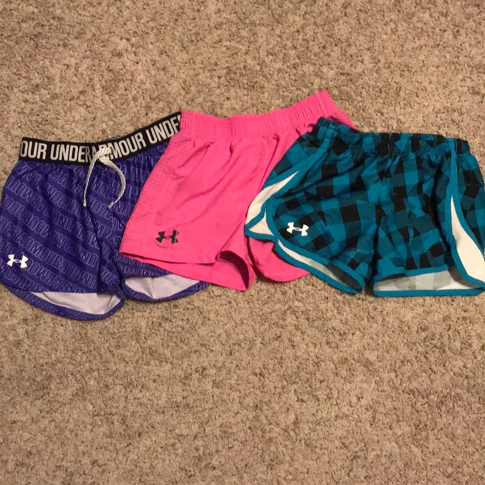 3 pair girls medium underarmour shorts